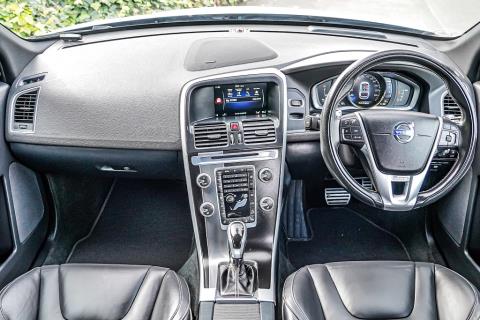 2015 Volvo XC60 T6 R Design 4WD - Thumbnail