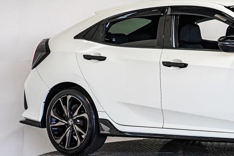 2018 Honda Civic RS Turbo - Thumbnail