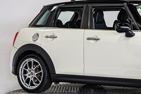 2016 Mini Cooper S - Thumbnail