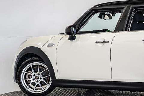 2016 Mini Cooper S - Thumbnail