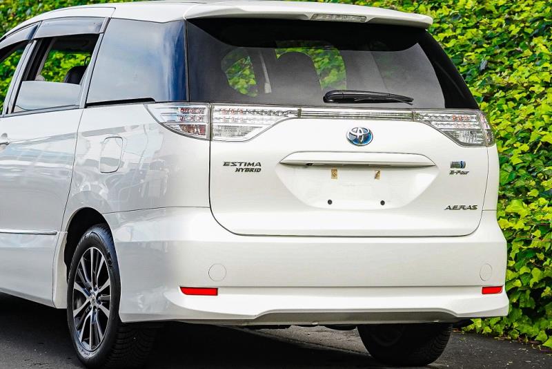 2014 Toyota Estima Aeras E-Four