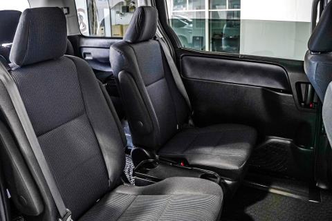 2014 Toyota Noah X 7 Seater - Thumbnail