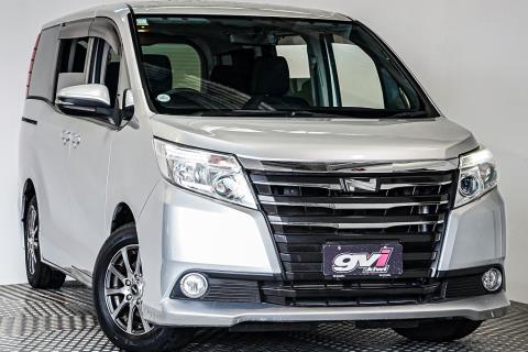 2014 Toyota Noah X 7 Seater - Thumbnail