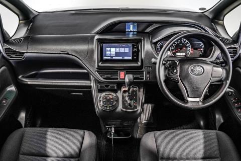 2014 Toyota Noah X 7 Seater - Thumbnail