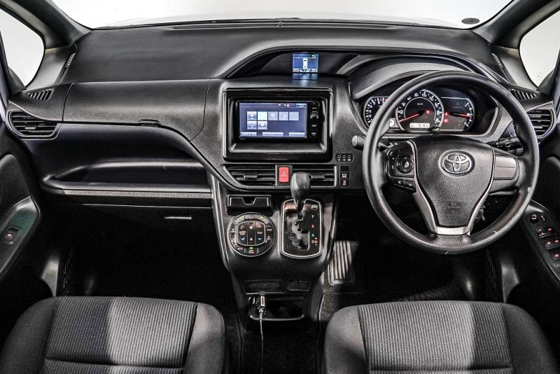 2014 Toyota Noah X 7 Seater