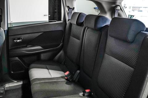 2016 Mitsubishi Outlander 24G 7 Seater - Thumbnail