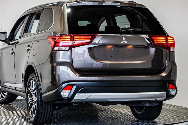 2016 Mitsubishi Outlander 24G 7 Seater