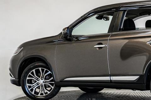 2016 Mitsubishi Outlander 24G 7 Seater - Thumbnail