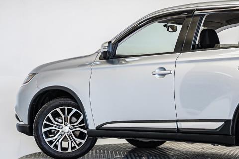 2016 Mitsubishi Outlander 20G - Thumbnail