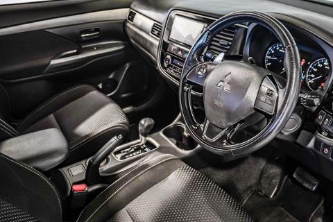 2016 Mitsubishi Outlander 20G - Thumbnail