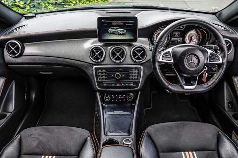 2015 Mercedes Benz CLA250 Orange Art Edition - Thumbnail
