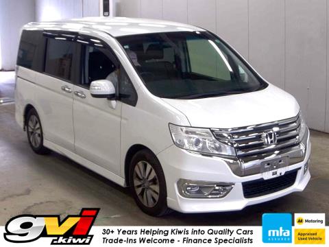 2014 Honda Step Wagon - Thumbnail