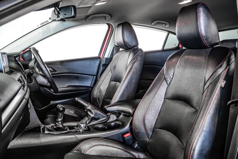 2014 Mazda Axela 20S / 3 Sport