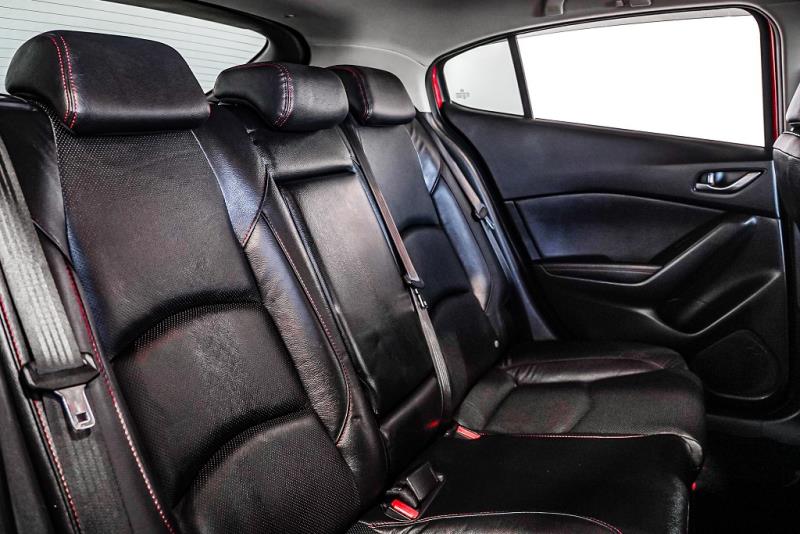 2014 Mazda Axela 20S / 3 Sport