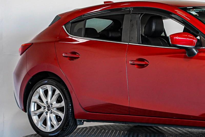 2014 Mazda Axela 20S / 3 Sport