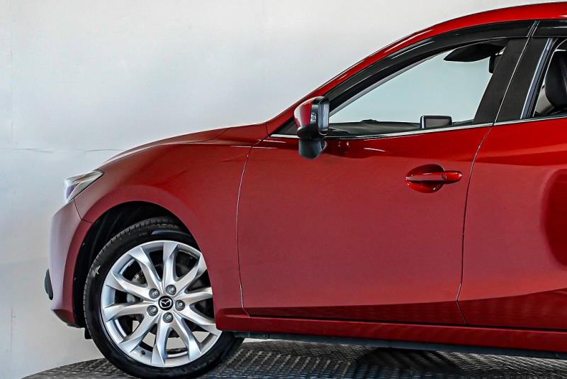 2014 Mazda Axela 20S / 3 Sport