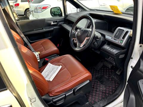 2014 Honda Step Wagon - Thumbnail