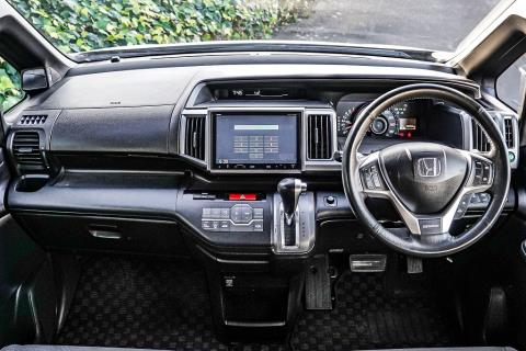 2014 Honda Step Wagon - Thumbnail