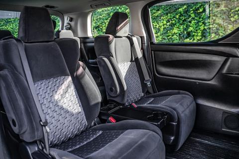 2016 Toyota Vellfire 2.5Z / Alphard - Thumbnail