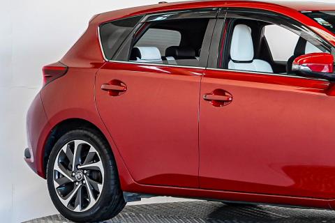 2016 Toyota Auris Hybrid / Corolla - Thumbnail