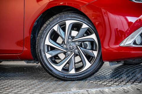 2016 Toyota Auris Hybrid / Corolla - Thumbnail