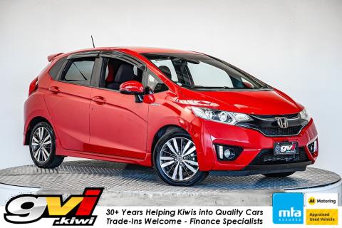2015 Honda Fit S Hybrid / Jazz RS