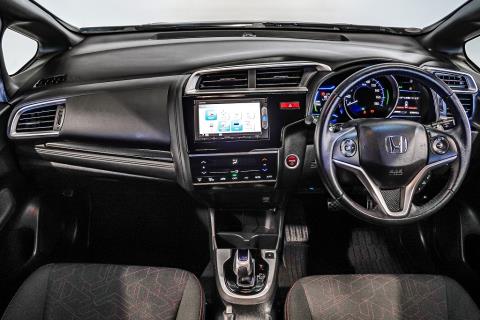 2015 Honda Fit S Hybrid / Jazz RS - Thumbnail