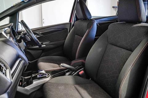 2015 Honda Fit S Hybrid / Jazz RS - Thumbnail