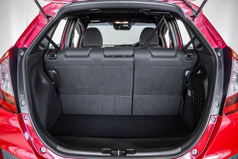 2015 Honda Fit S Hybrid / Jazz RS