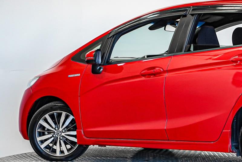 2015 Honda Fit S Hybrid / Jazz RS