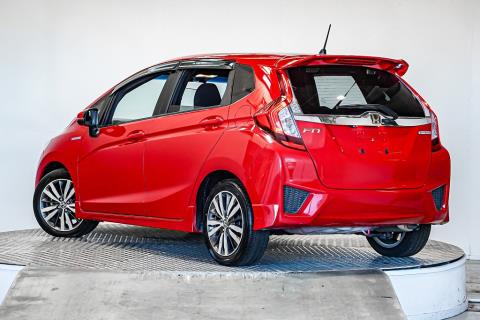 2015 Honda Fit S Hybrid / Jazz RS - Thumbnail