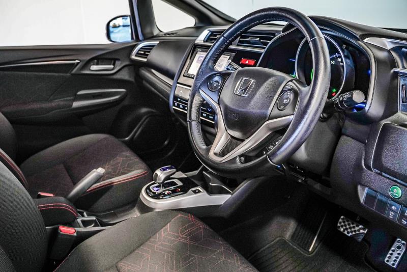 2015 Honda Fit S Hybrid / Jazz RS