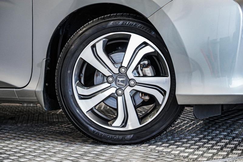 2015 Honda Grace Hybrid EX / City