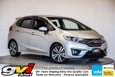 2014 Honda Fit S / Jazz Hybrid RS