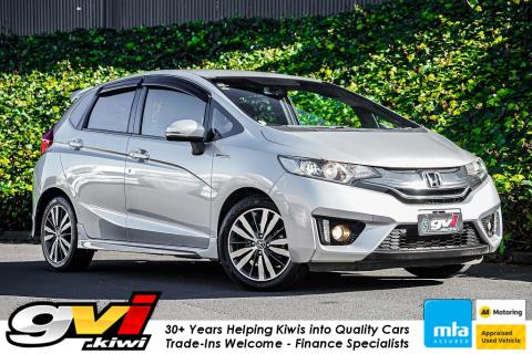 2014 Honda Fit S / Jazz Hybrid RS
