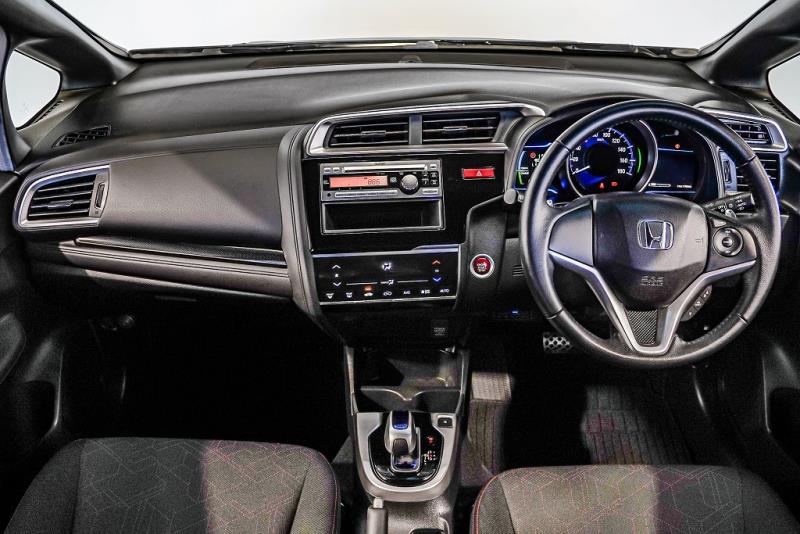 2014 Honda Fit S / Jazz Hybrid RS