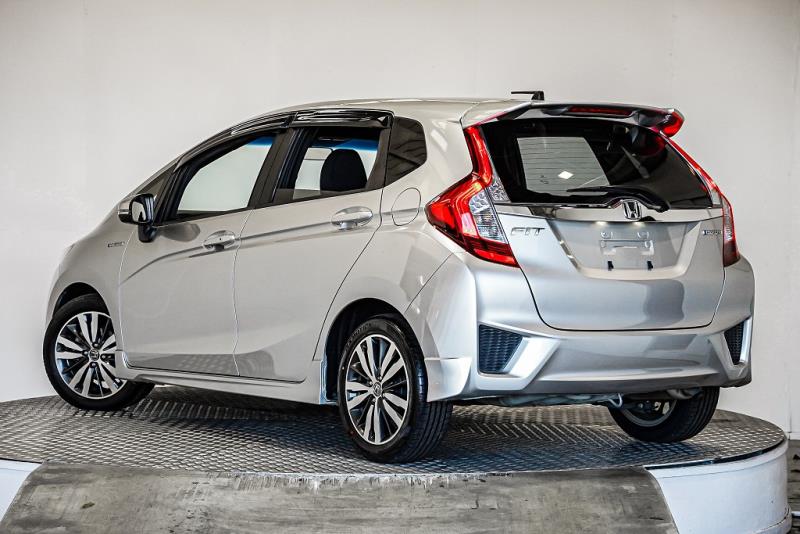 2014 Honda Fit S / Jazz Hybrid RS