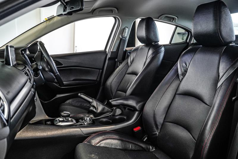 2015 Mazda Axela Hybrid / 3 Ltd