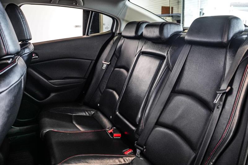 2015 Mazda Axela Hybrid / 3 Ltd