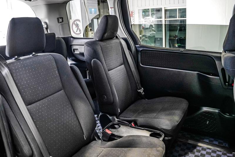 2014 Toyota Voxy Hybrid / Noah