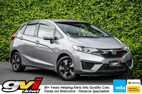 2016 Honda Fit L Hybrid / Jazz