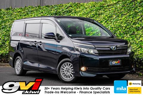 2014 Toyota Voxy Hybrid / Noah