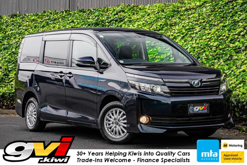 2014 Toyota Voxy Hybrid / Noah