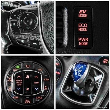 2014 Toyota Voxy Hybrid / Noah - Thumbnail