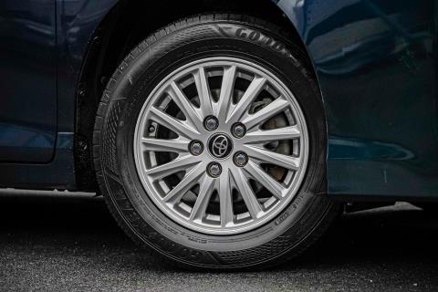 2014 Toyota Voxy Hybrid / Noah - Thumbnail