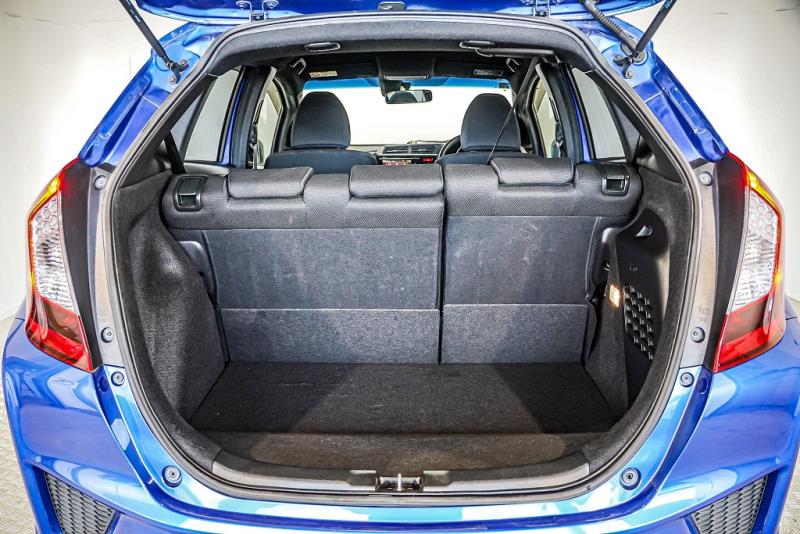 2014 Honda Fit S Hybrid / Jazz RS
