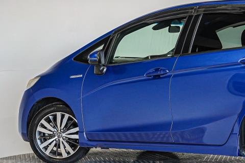 2014 Honda Fit S Hybrid / Jazz RS - Thumbnail