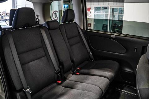 2018 Nissan Serena Hybrid 8 Seater - Thumbnail