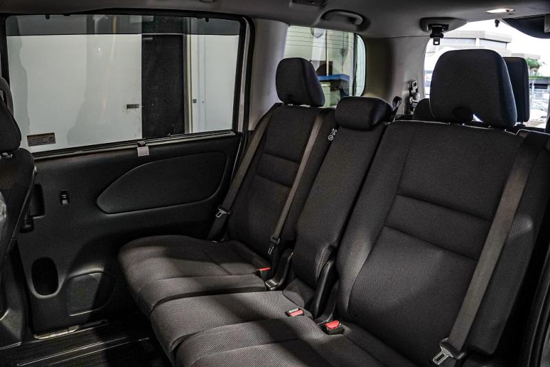 2018 Nissan Serena Hybrid 8 Seater