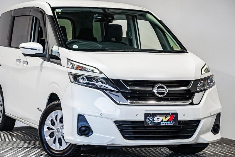 2018 Nissan Serena Hybrid 8 Seater